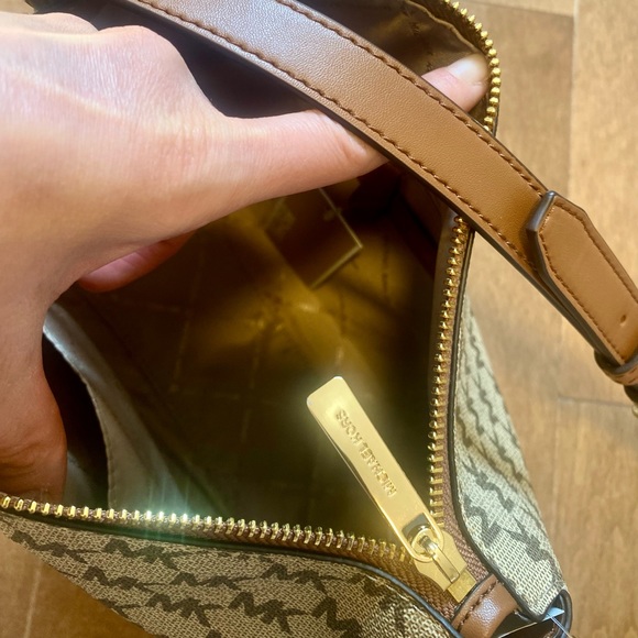 Michael Kors 🌸 CROSBY 🌸 MediumLogo Crossbody Bag - Picture 5 of 9